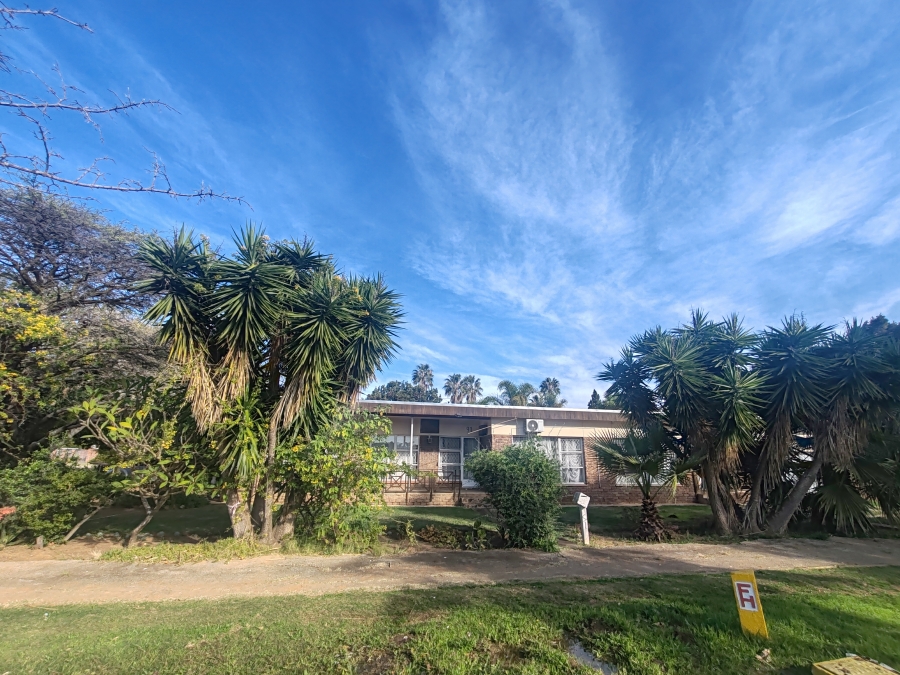 5 Bedroom Property for Sale in Campher Park Eastern Cape